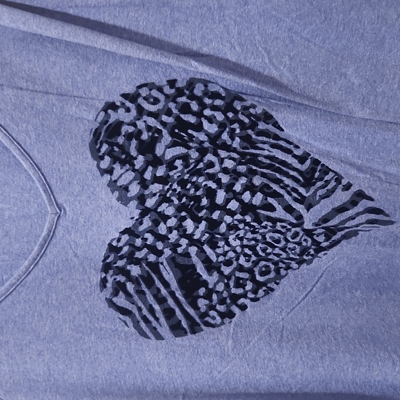 Heart t-shirt - Picture 2 of 5